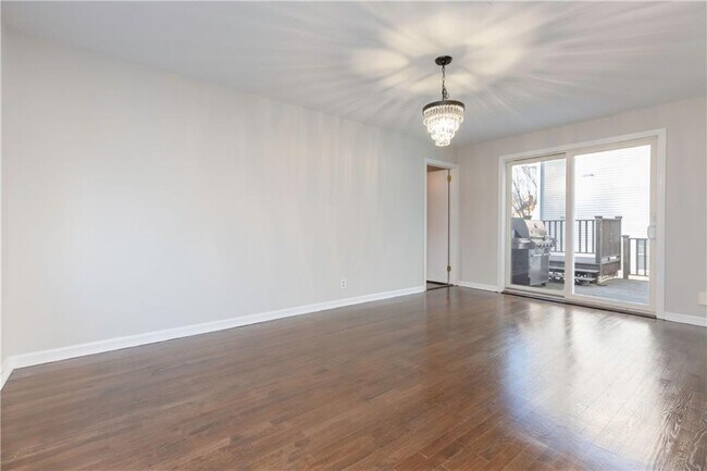 Foto del edificio - 110 Ellsworth Ave