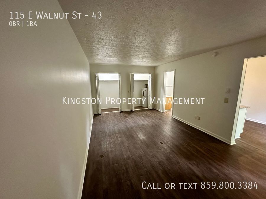 Building Photo - Studio Apartment  MOVE-IN SPECIAL!! 1/2 OF...
