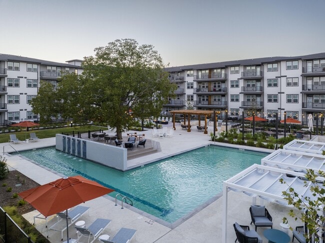 Building Photo - Amberlin Georgetown 55+ Active Adult