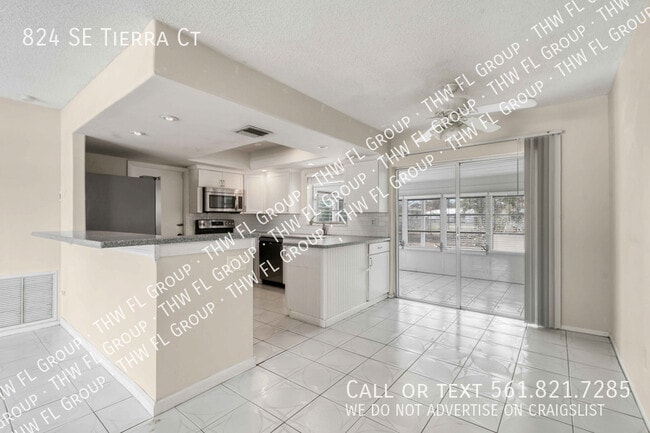 Photo - 824 SE Tierra Ct House