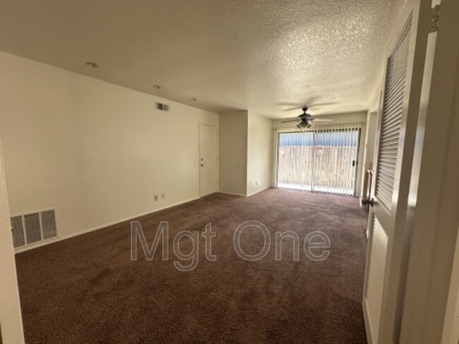 Building Photo - 7575 Skyview Rd