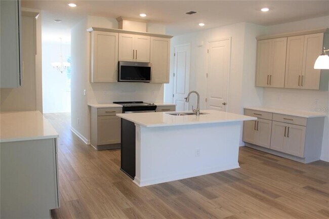 Building Photo - 9180 Waverly Walk Dr