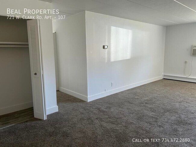 Foto del edificio - 721 W Clark Rd