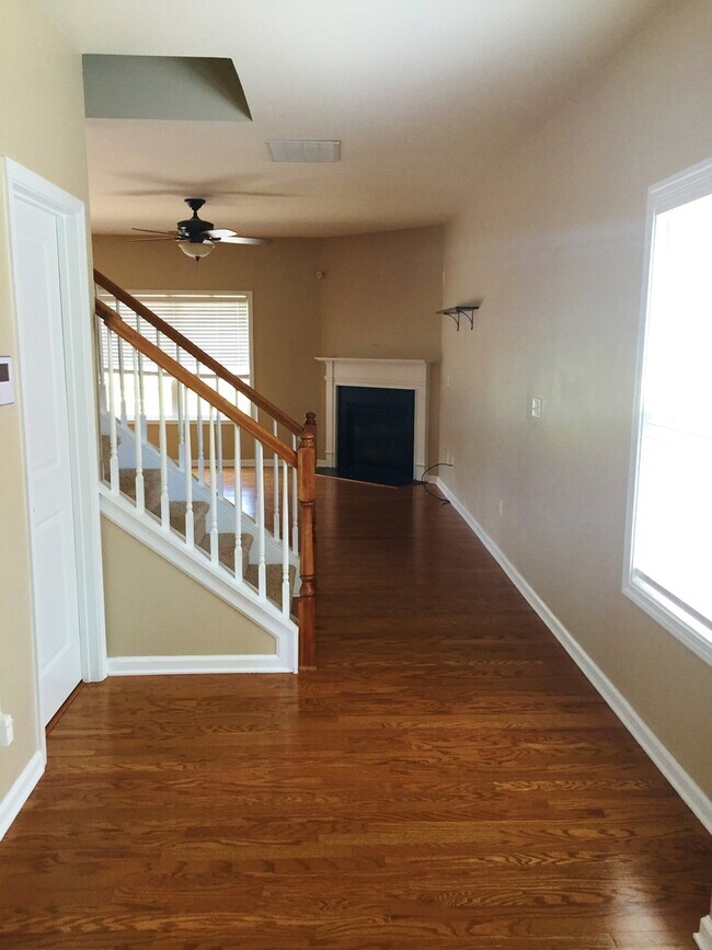Building Photo - Simpsonville, 4bd/2.5ba, 2400+sf
