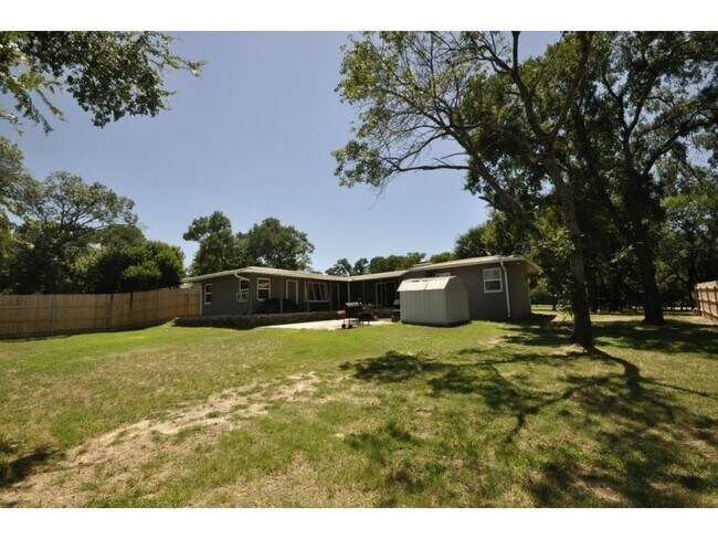 Foto del edificio - 8238 Eagle Mountain Cir