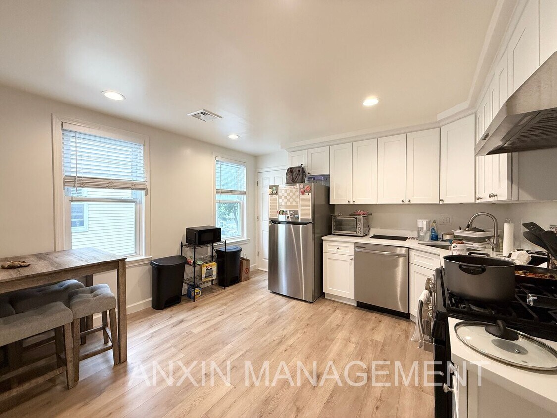 Foto principal - 72 Easton St