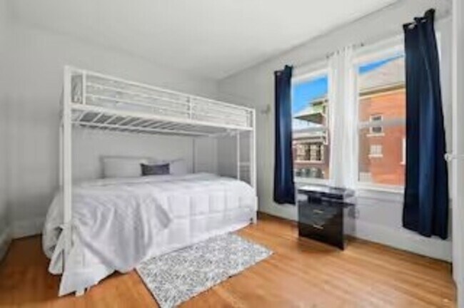 Foto del edificio - 2287 Lothrop St