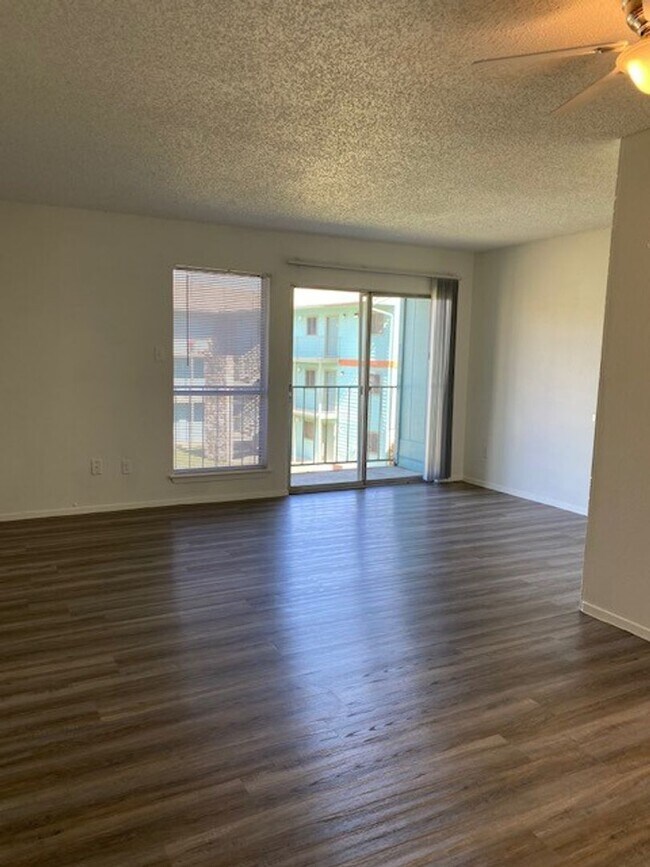 Oaks Apartments Apartments 130 Cumberland Rd Austin, TX