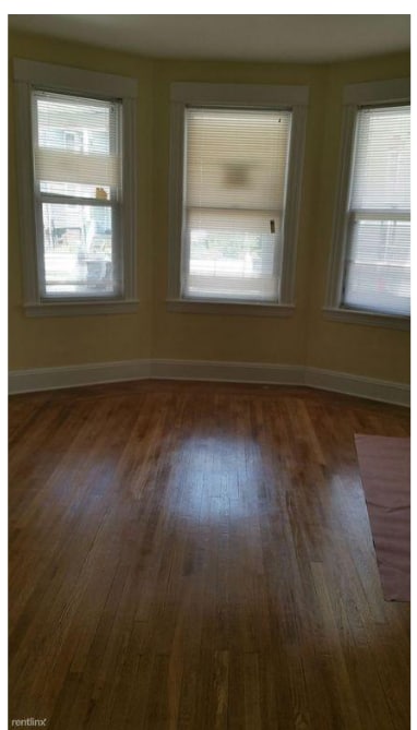 Hardwood floor - 30 W 45th St