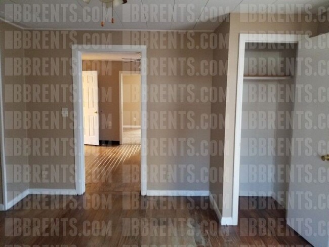 Building Photo - 1618 Sheridan Ave 3BR/1.5BA (Middletown)