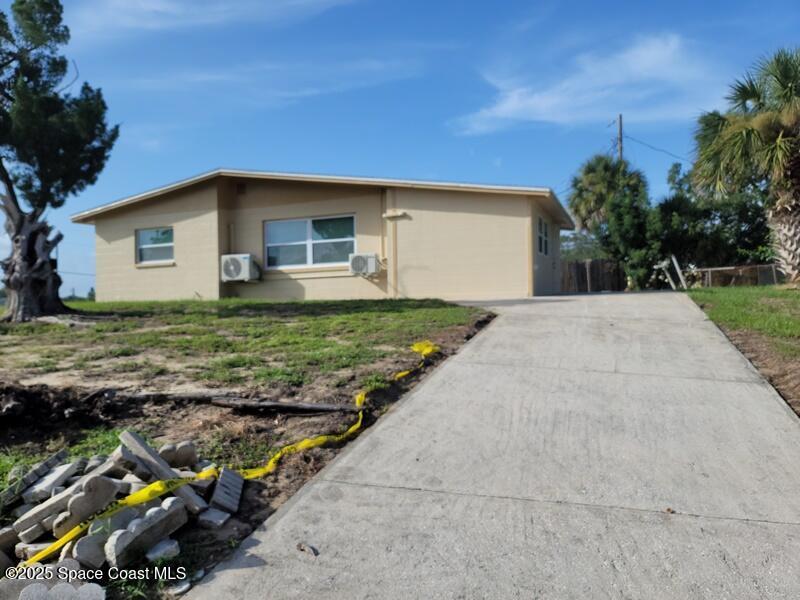 Foto principal - 1700 Chaucer Rd