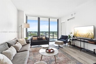 Building Photo - 121 NE 34th St