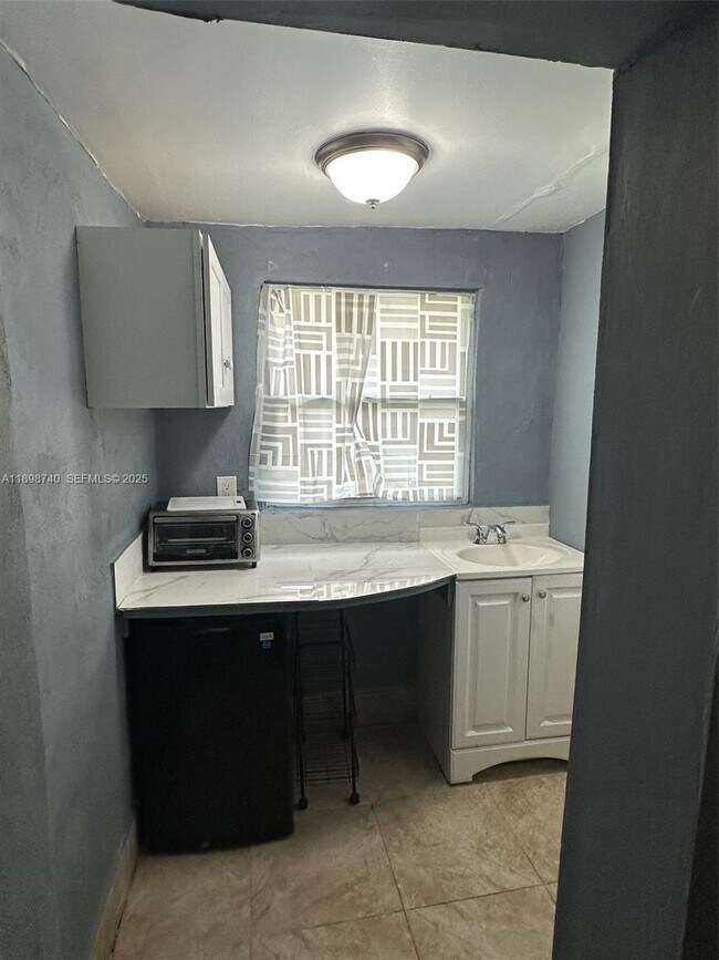 Foto del edificio - 1041 NW 196th St