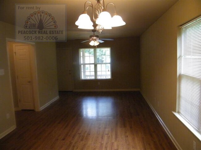 Foto del edificio - 220 Natalie Ln