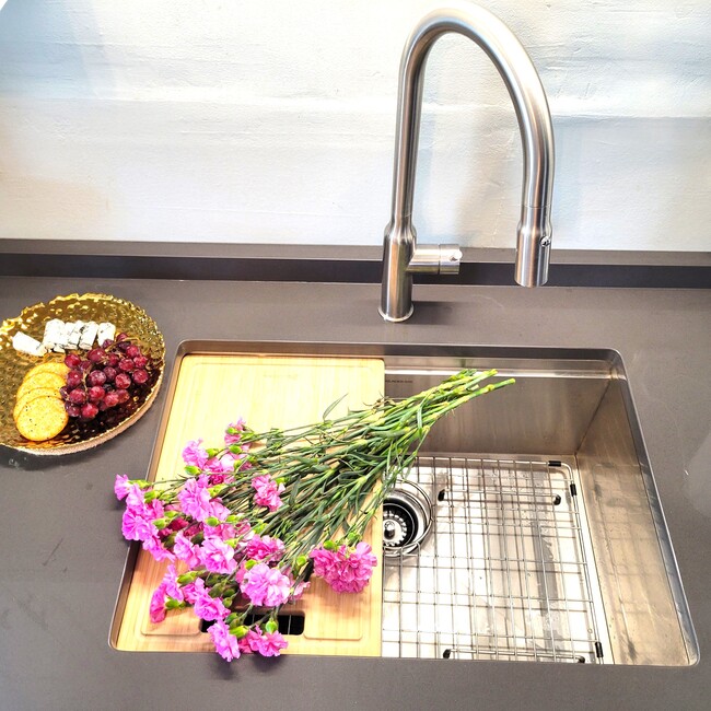 Kitchen-Close up sink - 36 W L St