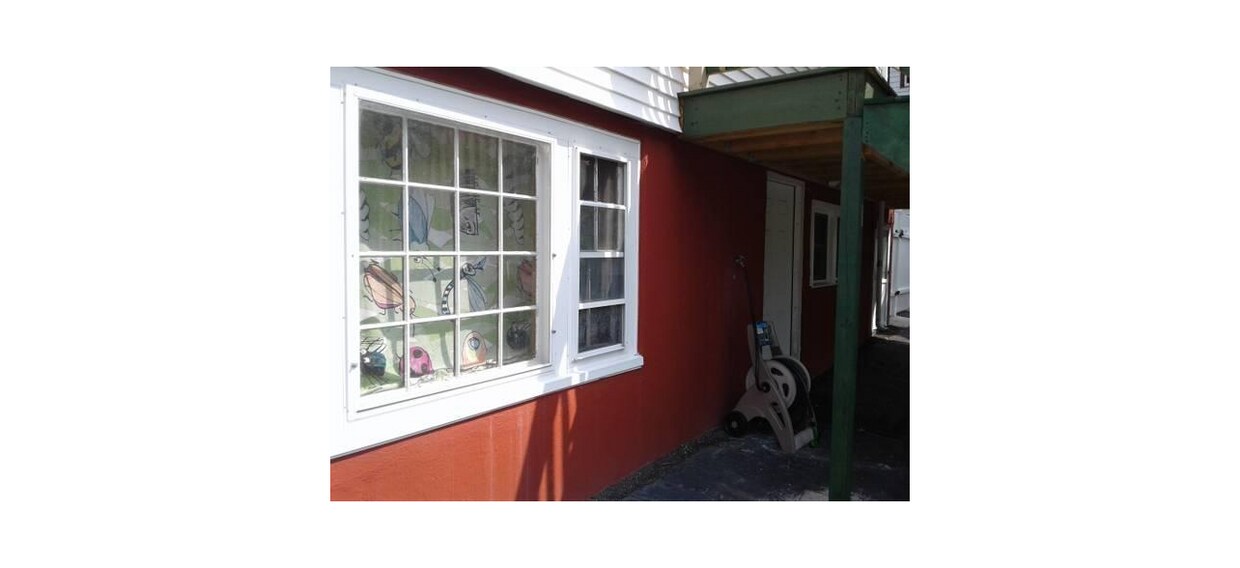 Entrance - 64 Saville St
