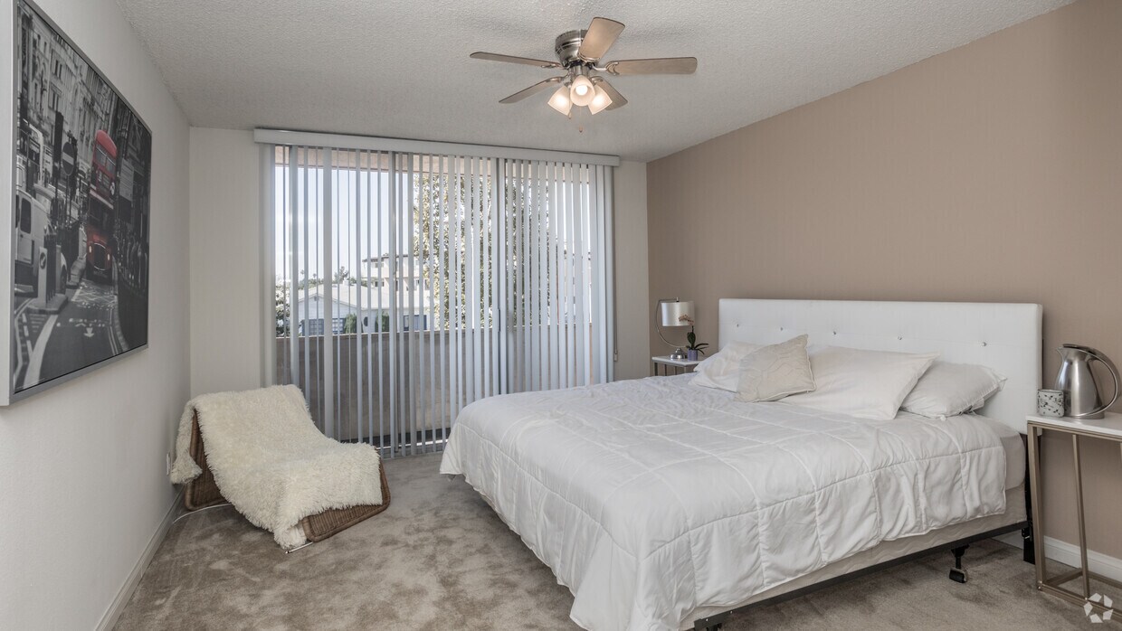 Glen Arbor Villas Apartments in Los Angeles, CA Westside Rentals