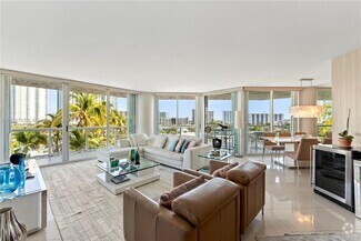 Building Photo - 16500 Collins Ave
