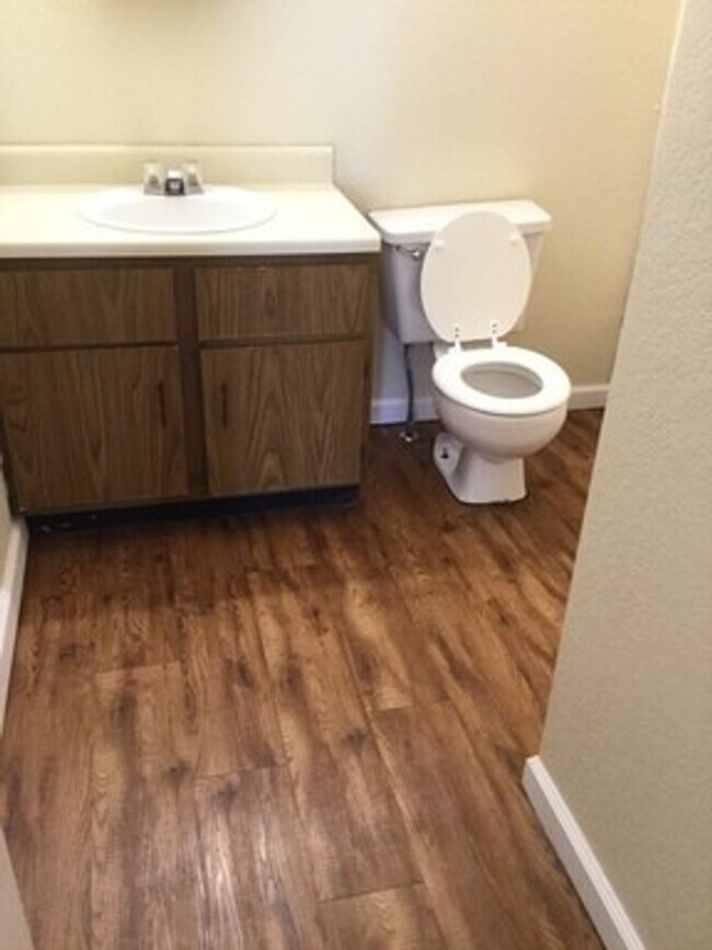 Foto del edificio - Hollister Apartments