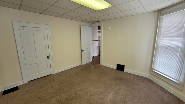Building Photo - 401 N Jameson Ave