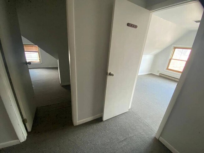 Foto del edificio - 1 Bedroom Burlington Available NOW!