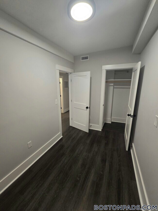 Foto del edificio - 118 Marginal St