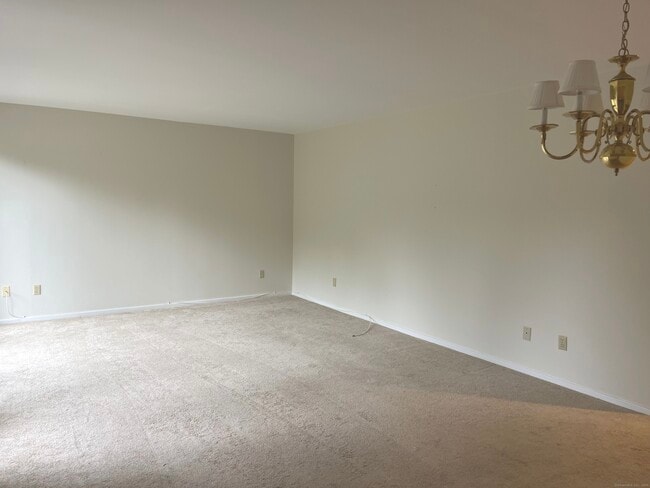Building Photo - 451 Heritage Vlg