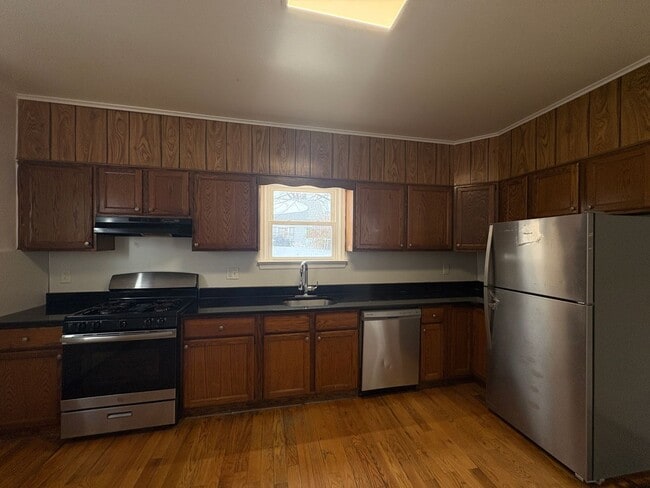 Building Photo - 677 Gerard Ave