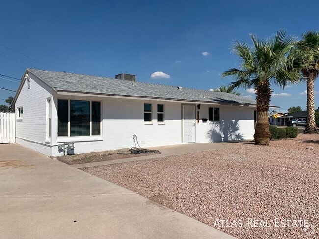 Building Photo - 4624 E Almeria Rd