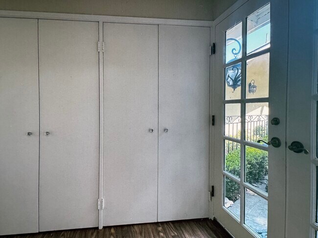 Foto del edificio - 25860 Altamont Rd