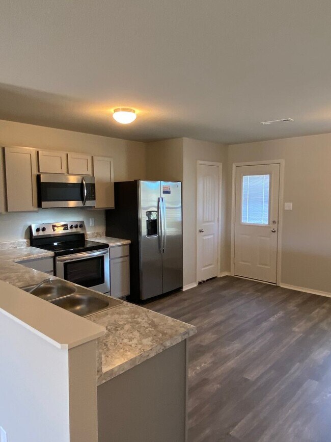 Building Photo - Four Bedroom | Two Bathroom Home in Conrad...