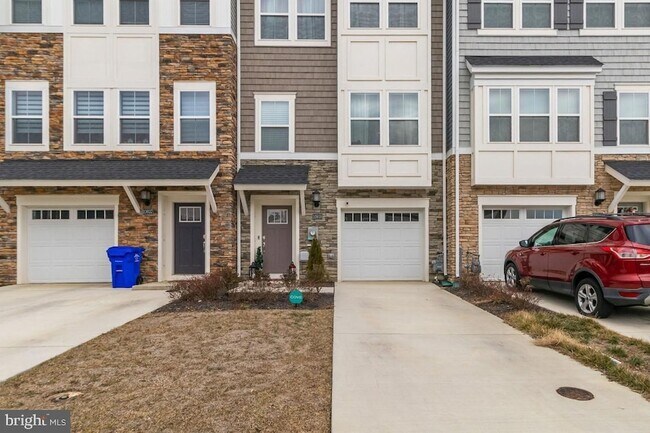 Building Photo - 10939 Drummond Pl