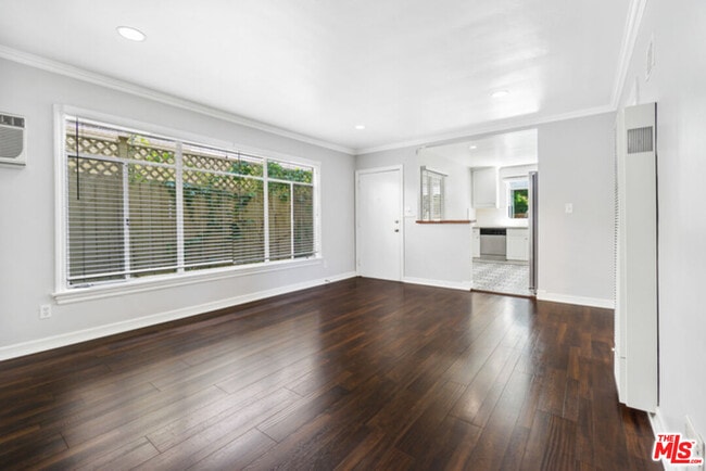 Building Photo - 920 Westbourne Dr