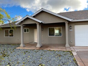 Building Photo - 5524 Paloma Ave