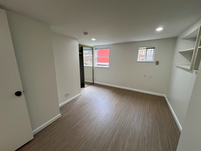 Building Photo - 33 Etruria St