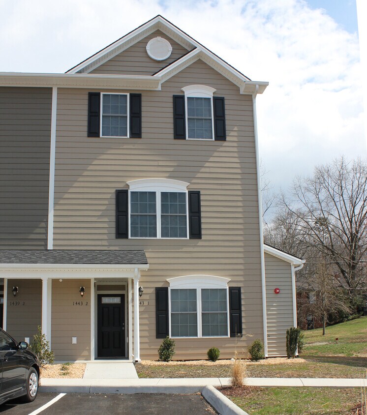 1357 Taylor Grove Ln, Harrisonburg, VA 22801 House Rental in
