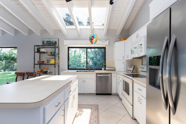 Foto del edificio - 734 S Ocean Blvd