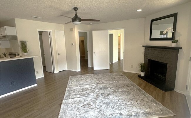 Foto del edificio - 503 Algerita Dr