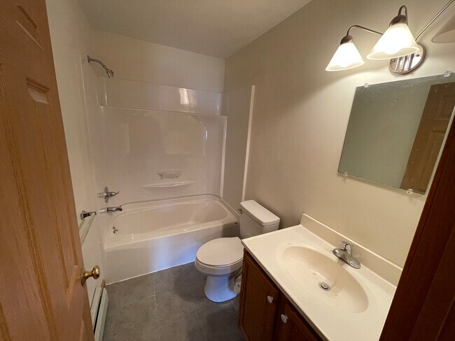 upstairs bathroom - 110 Sagamore St