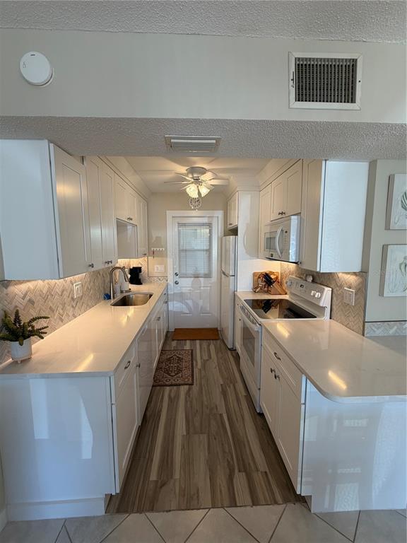 Building Photo - 3808 Gulf of Mexico Dr