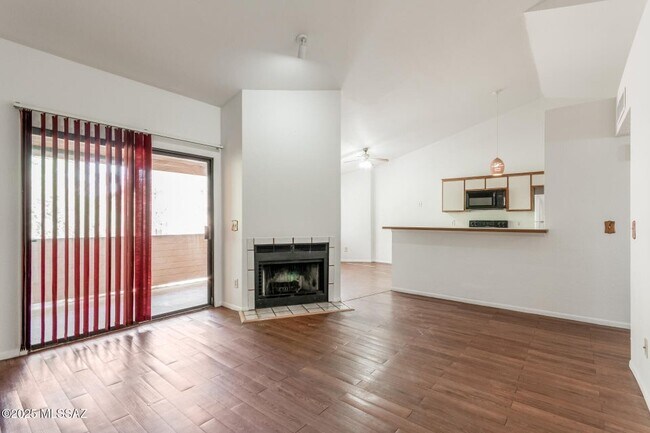 Foto del edificio - 1698 W Park Wood Ln