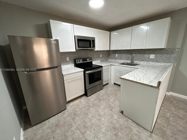 Foto del edificio - 11542 NW 44th St