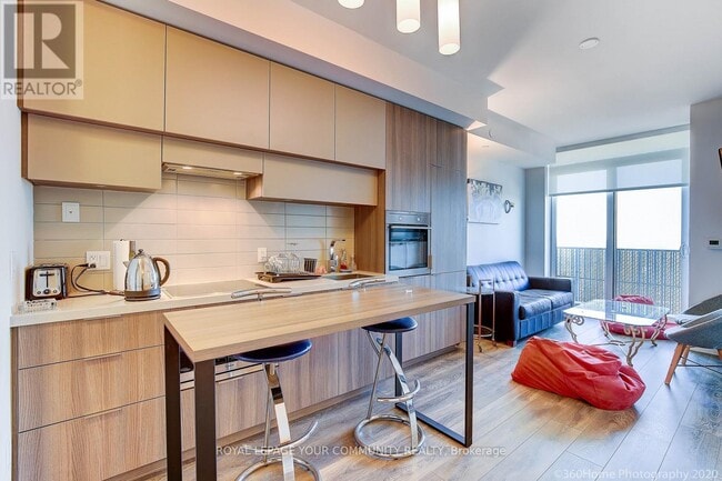 Photo du bâtiment - 4504-4508 EGLINTON Ave