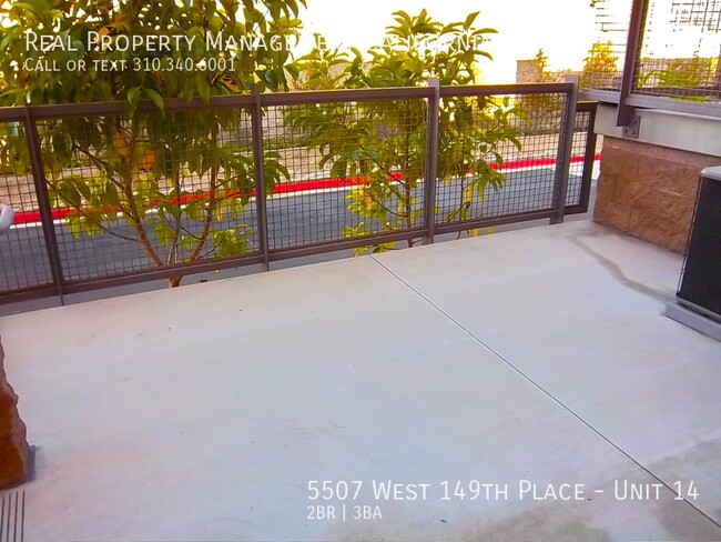 Building Photo - Townhouse in Gated FUSION Townhomes w/Cent...