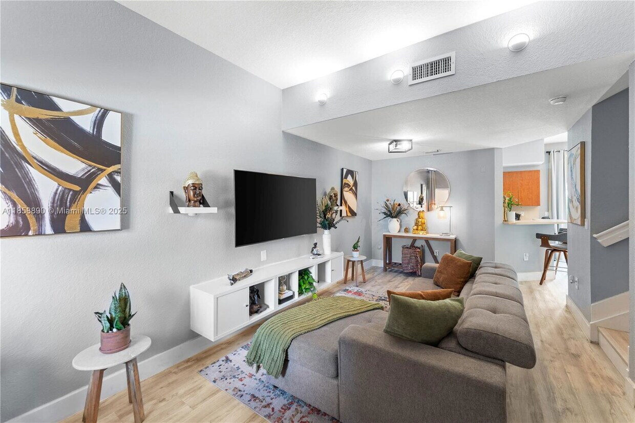 Foto principal - 8868 SW 220th St