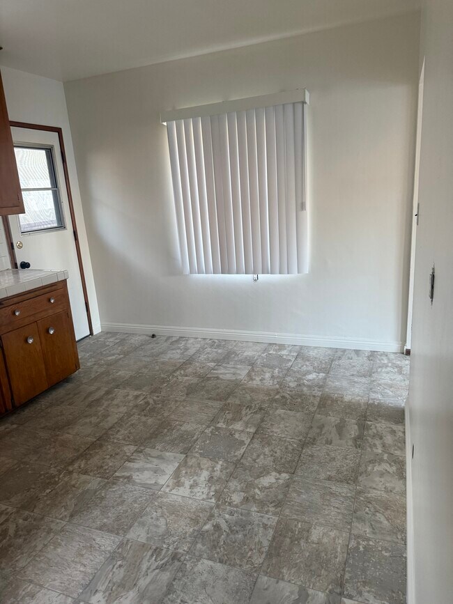 Cocina comedor - 544 W Vesta St