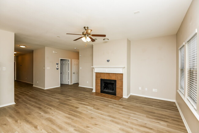 Building Photo - 7975 Los Alamitos Ln