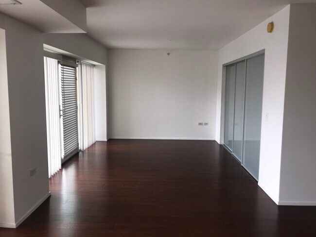 Foto del edificio - 255 N Sierra St