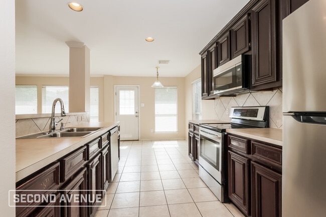 Building Photo - 21930 Golden Cedar Dr