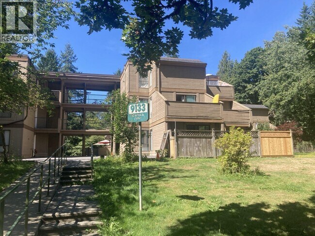 Photo du bâtiment - 9133-9133 Capella Dr